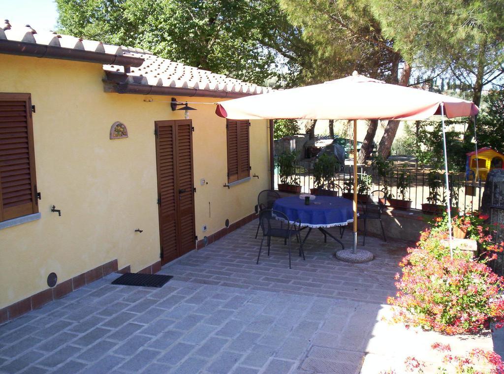 Agriturismo Podere Ossaia Кортона Стая снимка