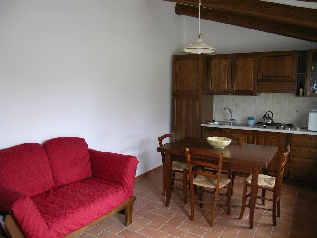 Agriturismo Podere Ossaia Кортона Стая снимка