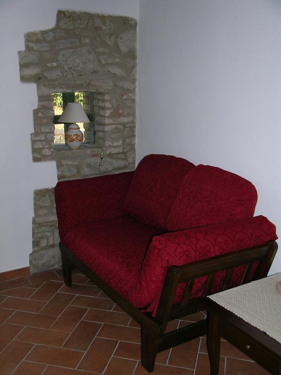 Agriturismo Podere Ossaia Кортона Стая снимка