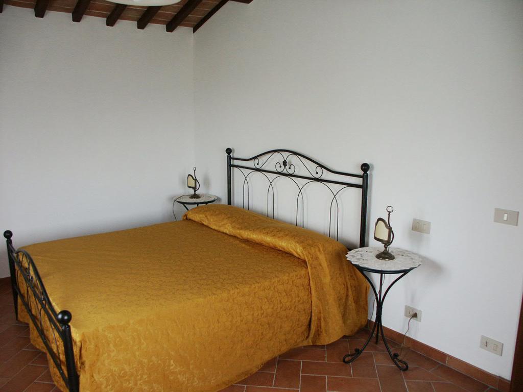 Agriturismo Podere Ossaia Кортона Стая снимка