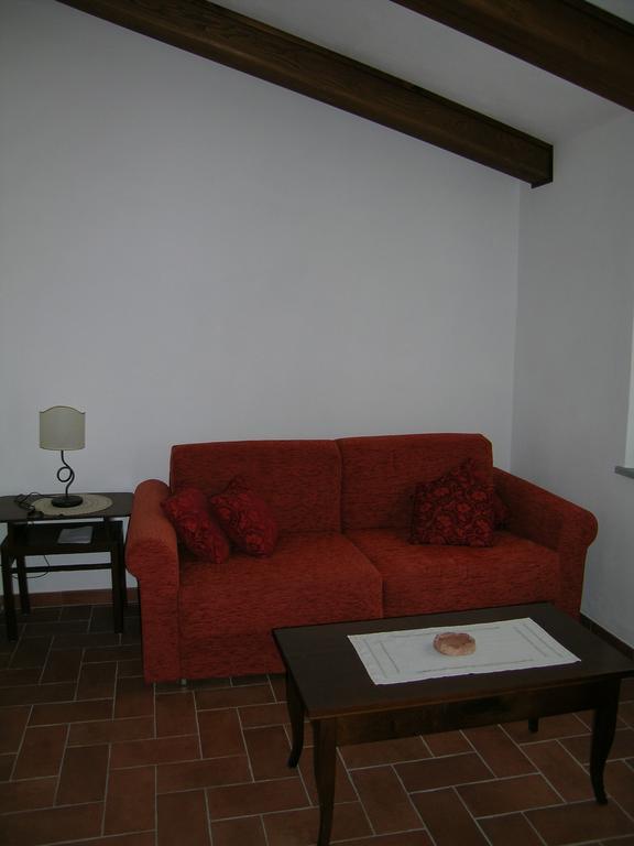Agriturismo Podere Ossaia Кортона Стая снимка