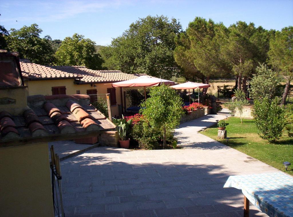 Agriturismo Podere Ossaia Кортона Стая снимка
