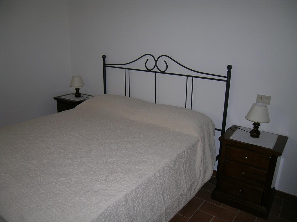 Agriturismo Podere Ossaia Кортона Екстериор снимка